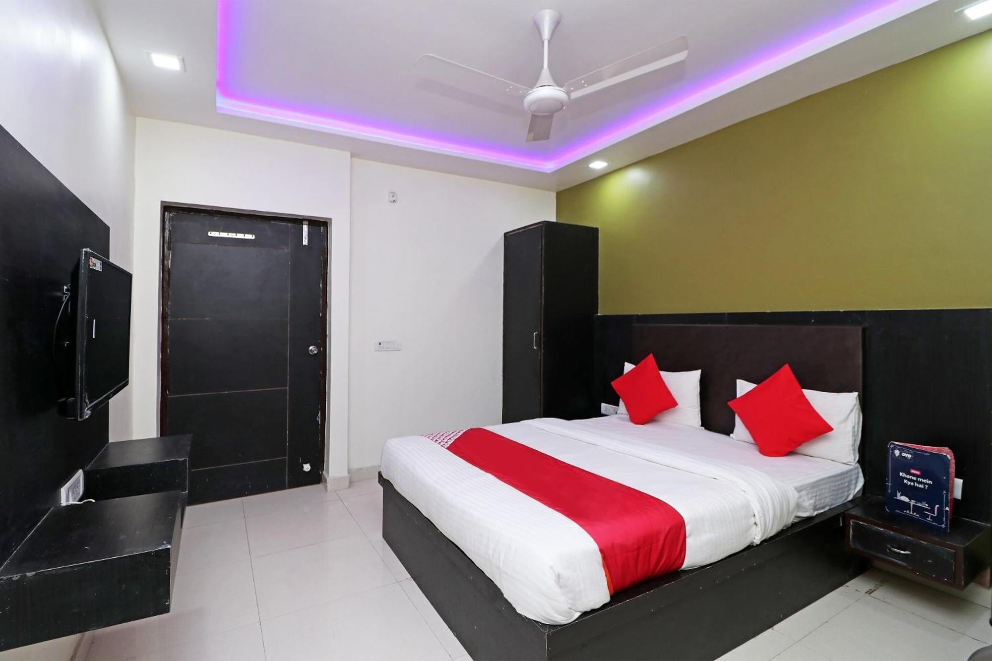 Oyo Hotel The Orient Tree Agra  Exterior photo